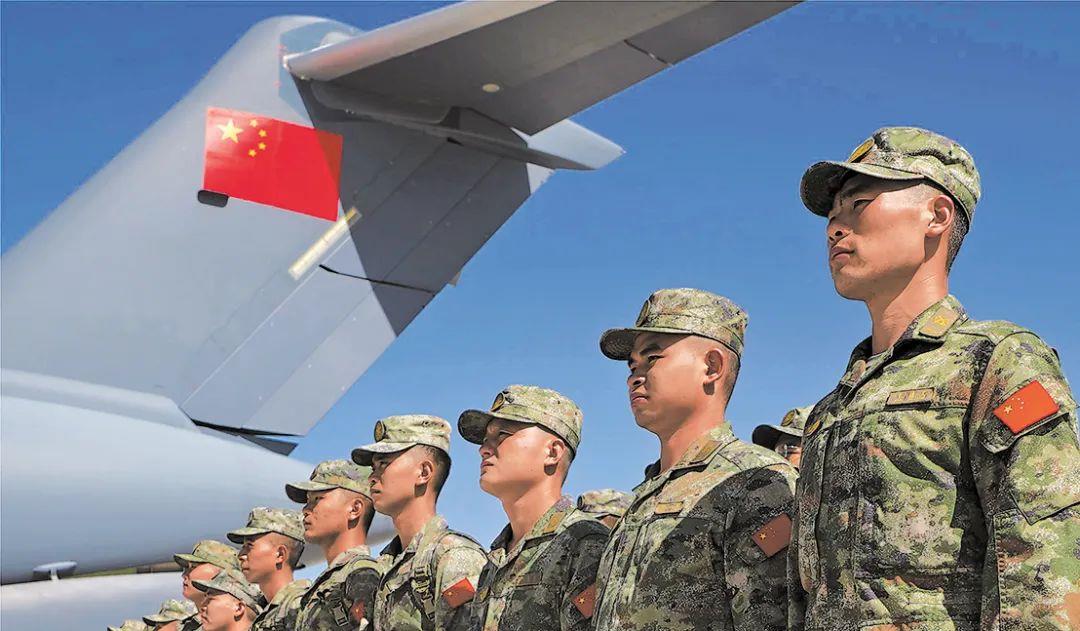 小兵的日常與友情之旅，強軍戰(zhàn)略下的奇妙經(jīng)歷