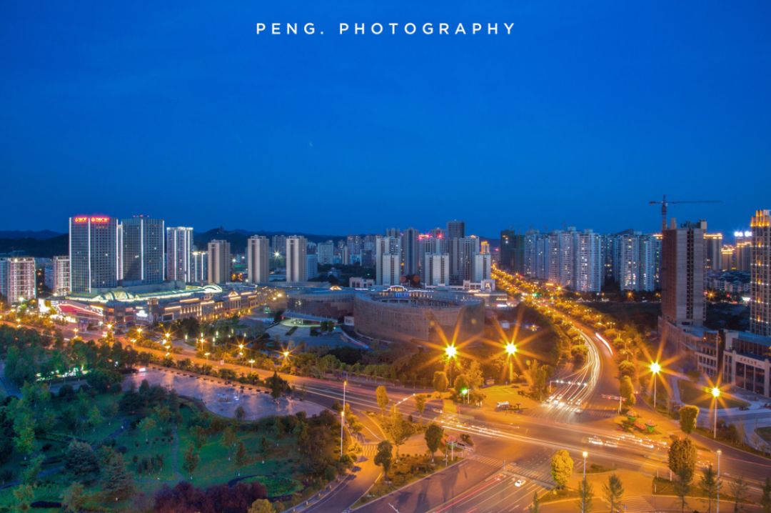 河?xùn)|夢(mèng)幻夜色畫卷，最新夜晚的迷人篇章 ??